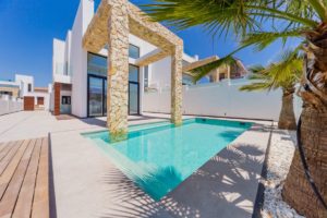 Infinity Villas, 4 soveroms designervillaer med kjeller og takterrasse nær stranden i Torrevieja